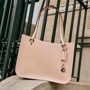 Coach Tyler Carryall Pink/Peach Pebbled Leather Tote Bag *Minor Flaws*